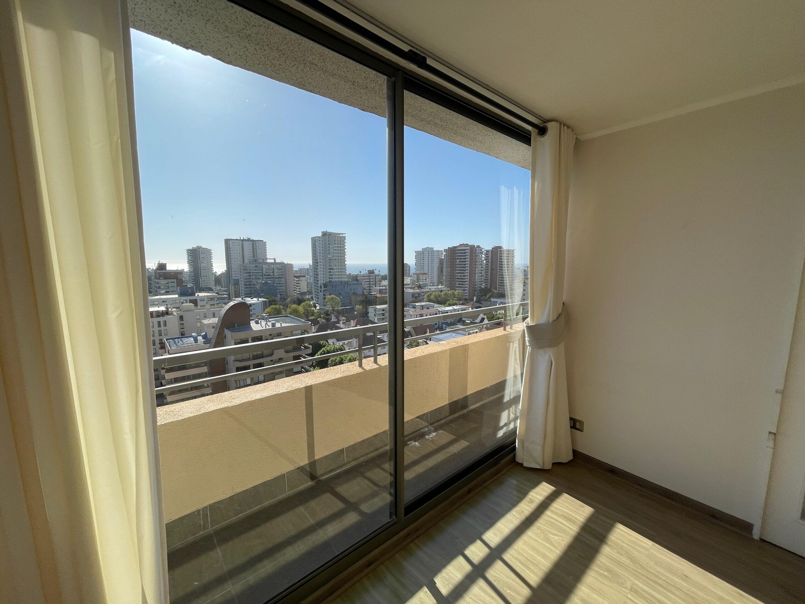¡Excelente Oportunidad! Amplio Depto 1D1B Viña Del Mar 2 norte - Imagen 7