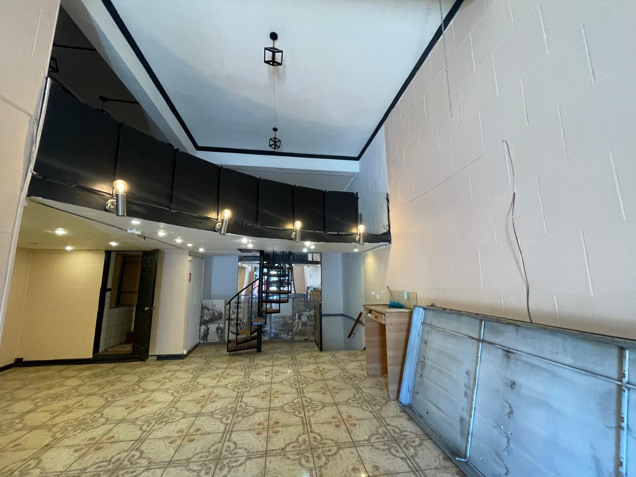 Local Comercial en el Centro de Valparaíso. - Imagen 9