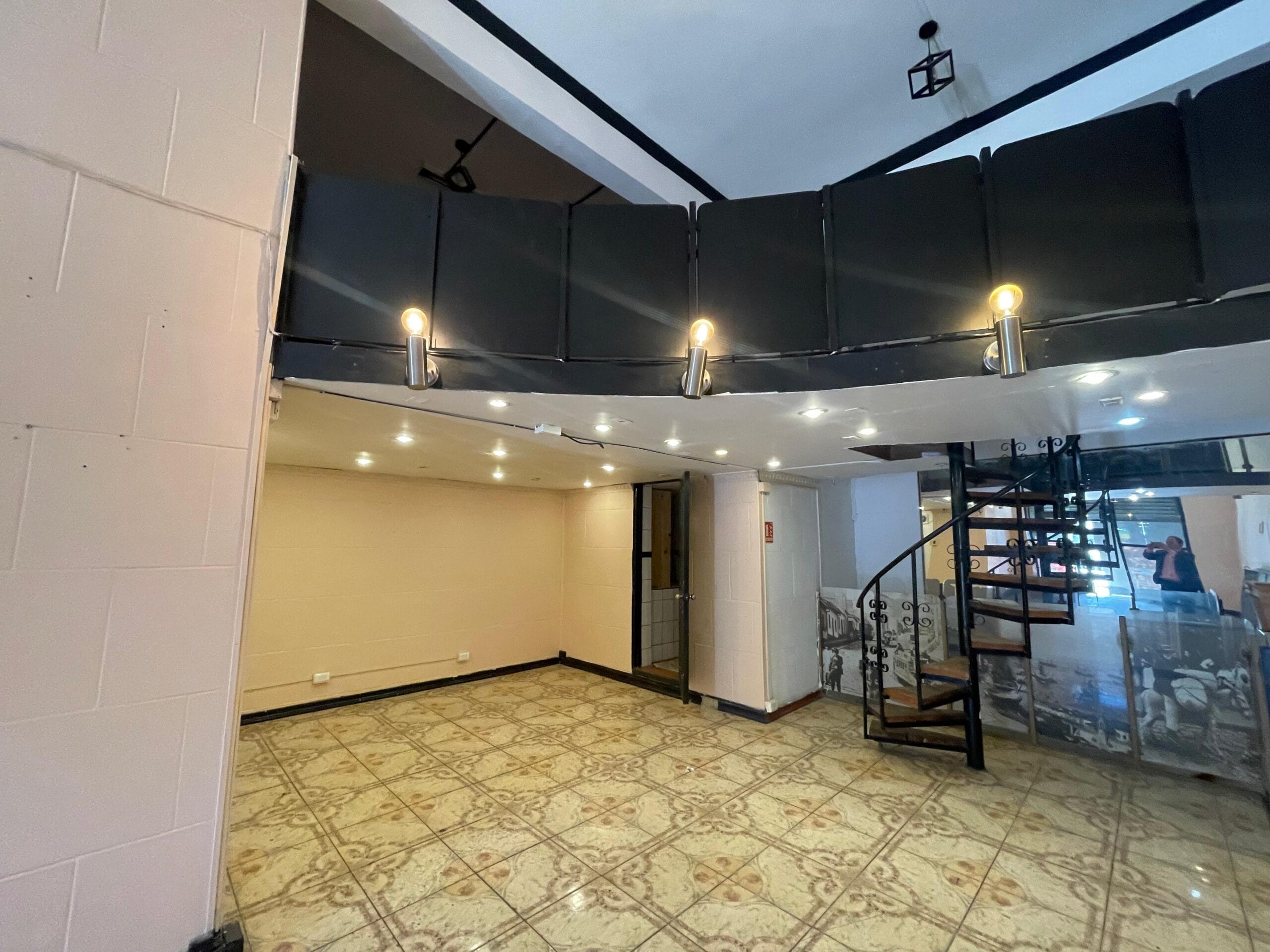 Local Comercial en el Centro de Valparaíso. - Imagen 10